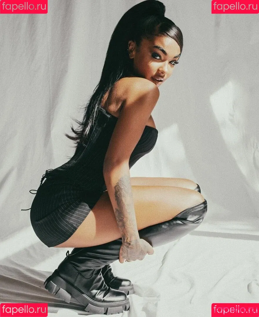 Alicia Awa Onlyfans Photo Gallery 