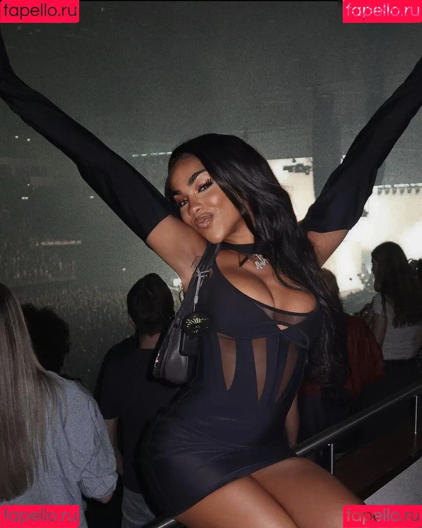 Alicia Awa Onlyfans Photo Gallery 