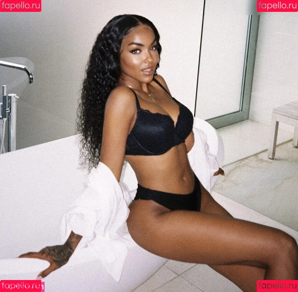 Alicia Awa Onlyfans Photo Gallery 