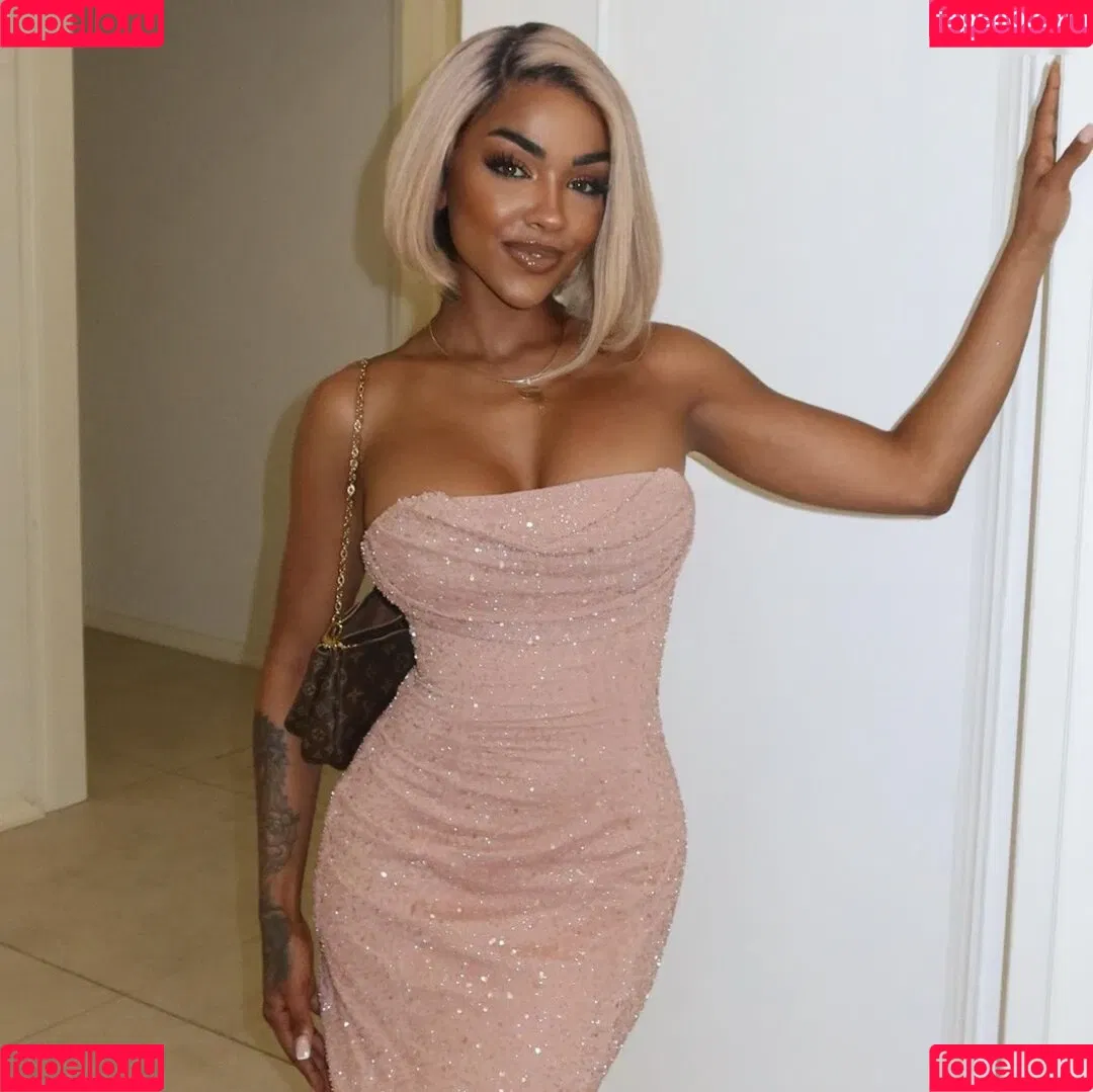 Alicia Awa Onlyfans Photo Gallery 
