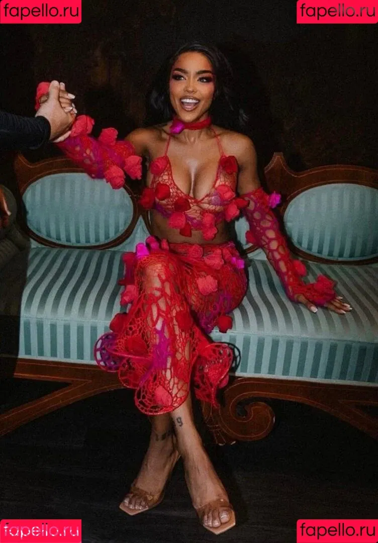 Alicia Awa Onlyfans Photo Gallery 