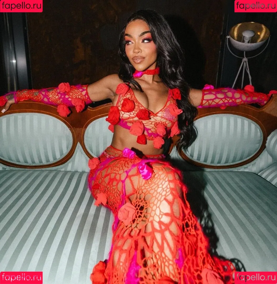 Alicia Awa Onlyfans Photo Gallery 