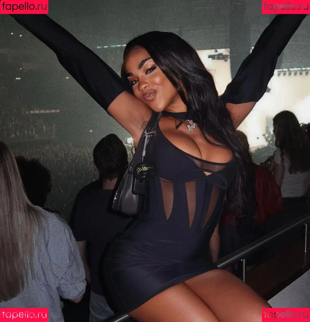 Alicia Awa Onlyfans Photo Gallery 