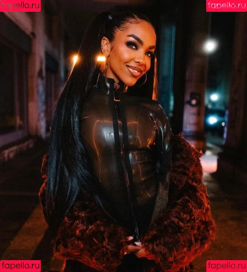 Alicia Awa Onlyfans Photo Gallery 