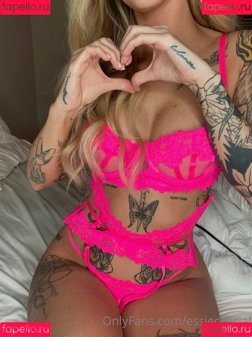 essieofficial Onlyfans Photo Gallery 