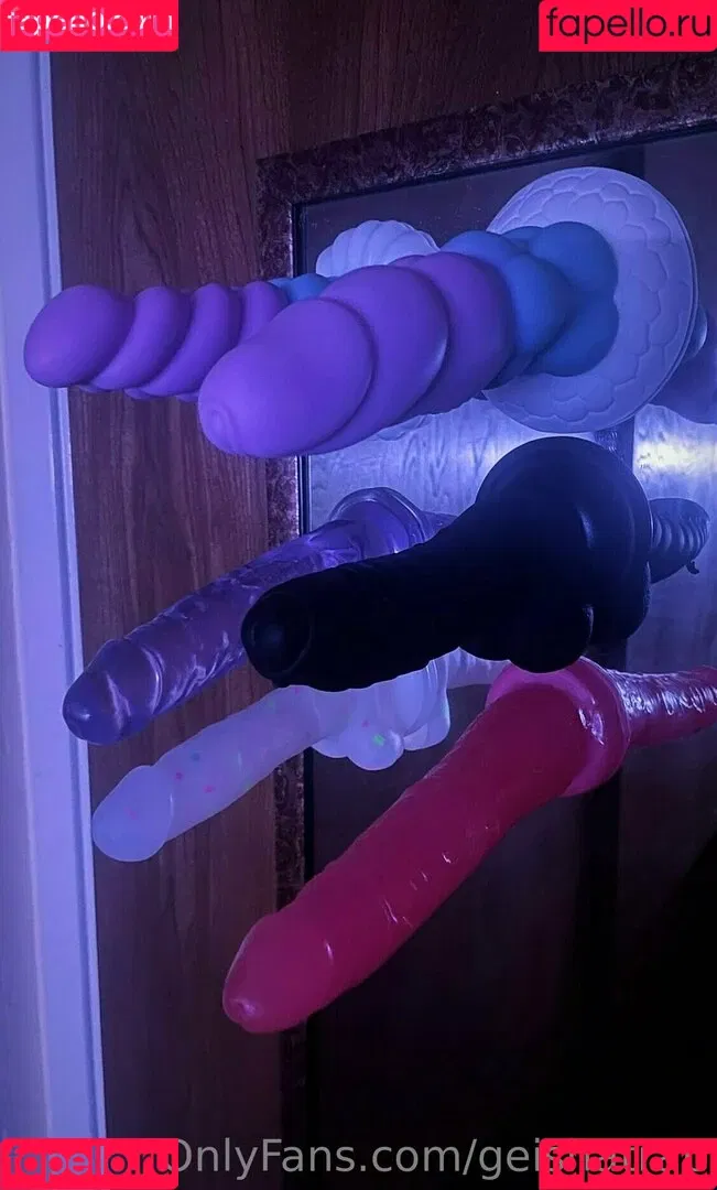 geishatrap Onlyfans Photo Gallery 
