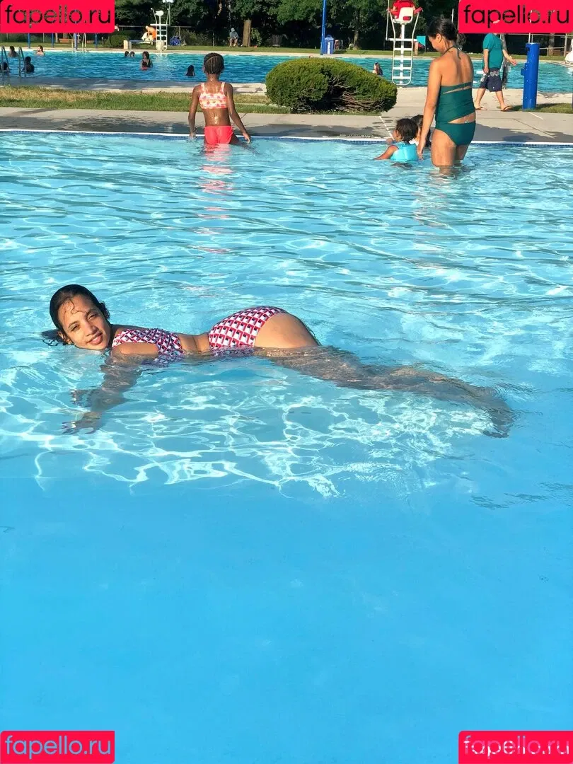 Dascha Polanco Onlyfans Photo Gallery 