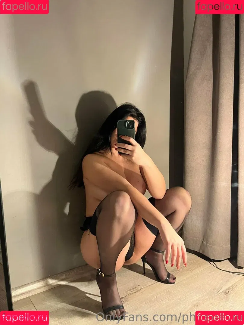 theephoebee Onlyfans Photo Gallery 