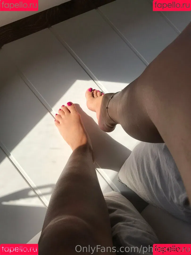 theephoebee Onlyfans Photo Gallery 