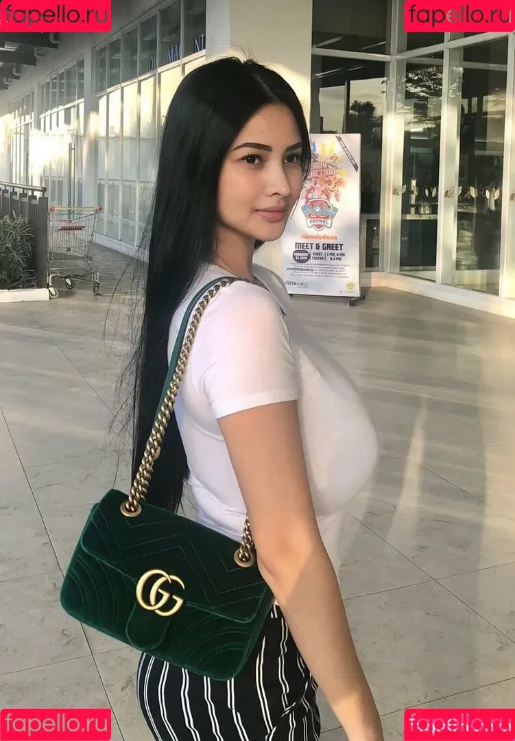 Mitzina Larino Onlyfans Photo Gallery 