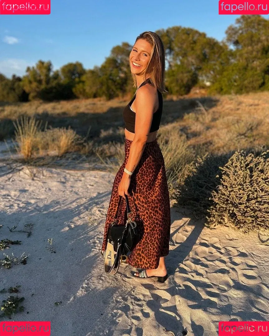 Jana Wosnitza Onlyfans Photo Gallery 