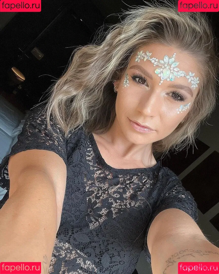 Jana Wosnitza Onlyfans Photo Gallery 
