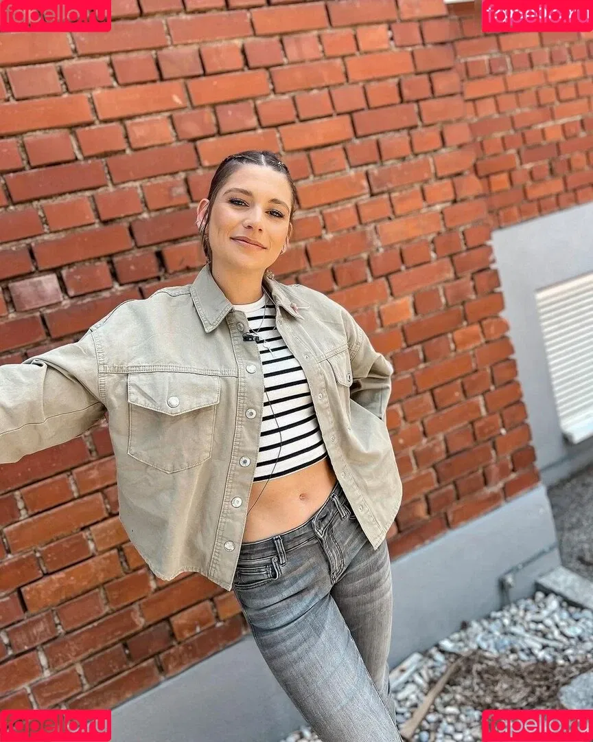 Jana Wosnitza Onlyfans Photo Gallery 