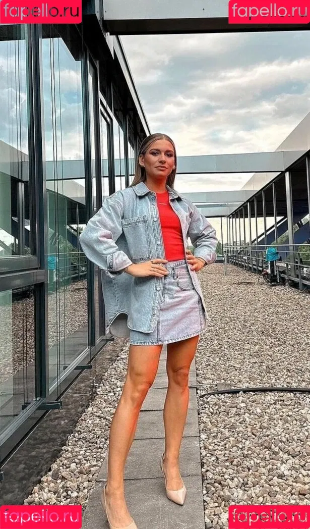 Jana Wosnitza Onlyfans Photo Gallery 