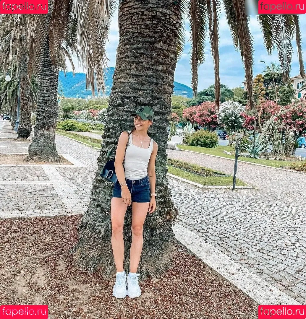 Jana Wosnitza Onlyfans Photo Gallery 