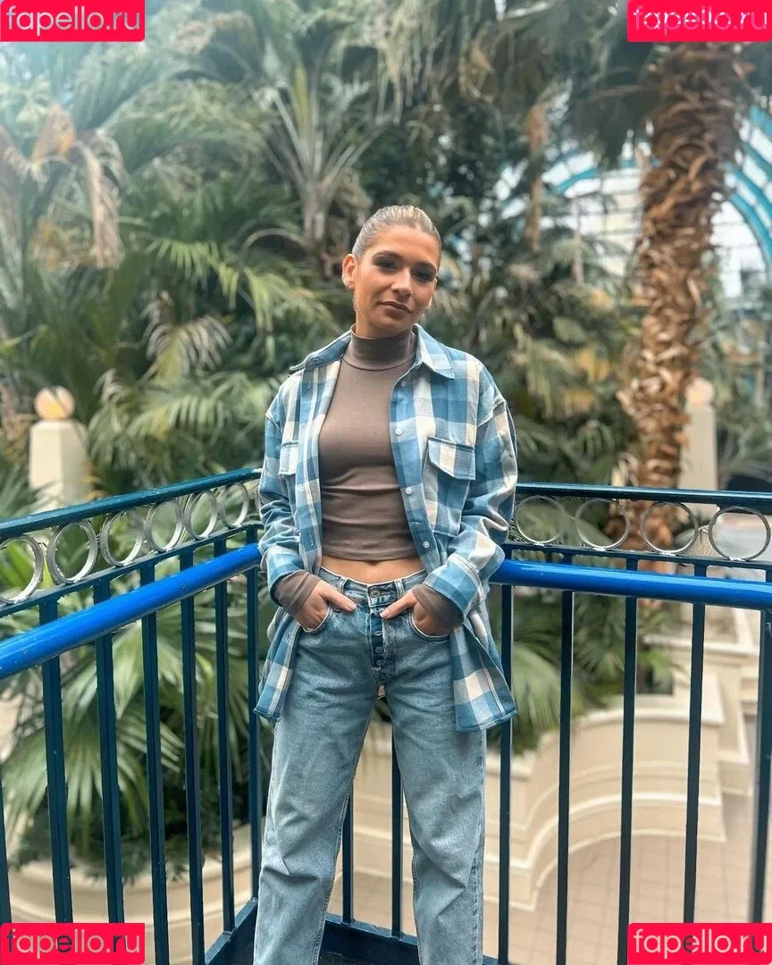 Jana Wosnitza Onlyfans Photo Gallery 