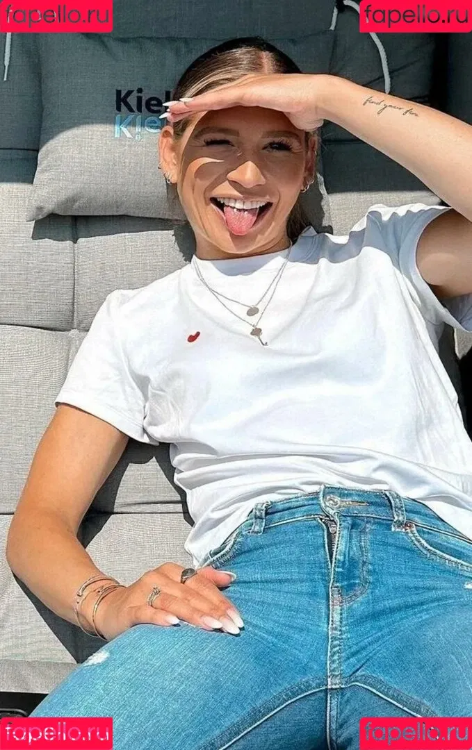 Jana Wosnitza Onlyfans Photo Gallery 