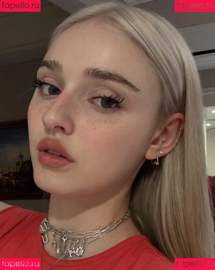 Facialize Me Onlyfans Photo Gallery 