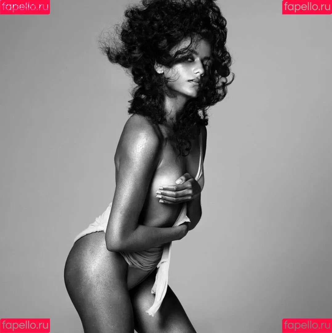 Simone Ashley Onlyfans Photo Gallery 