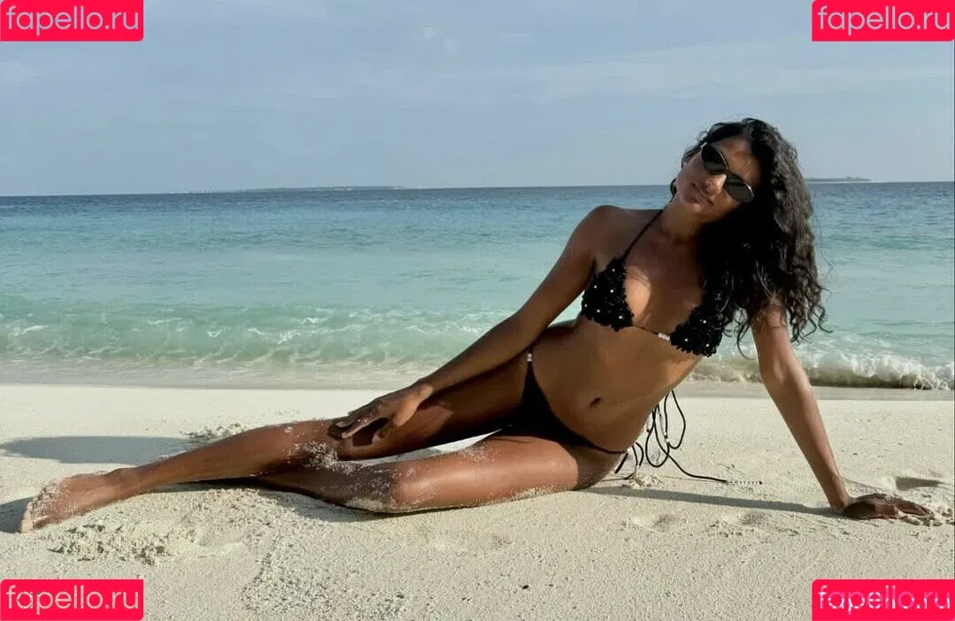 Simone Ashley Onlyfans Photo Gallery 