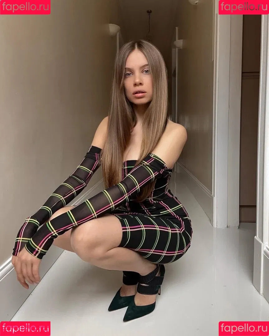 Xenia Tchoumitcheva Onlyfans Photo Gallery 