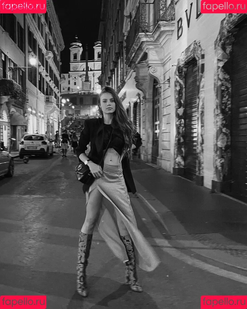 Xenia Tchoumitcheva Onlyfans Photo Gallery 