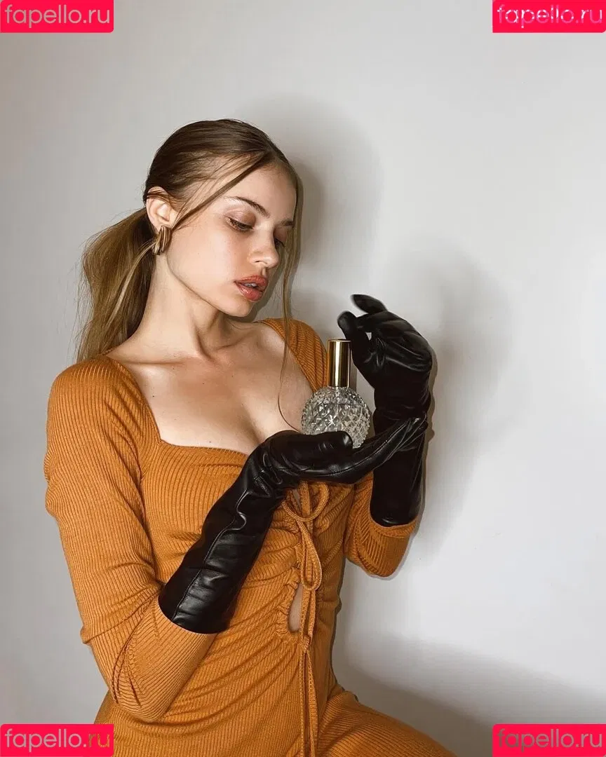 Xenia Tchoumitcheva Onlyfans Photo Gallery 