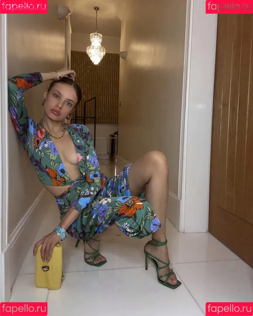 Xenia Tchoumitcheva Onlyfans Photo Gallery 