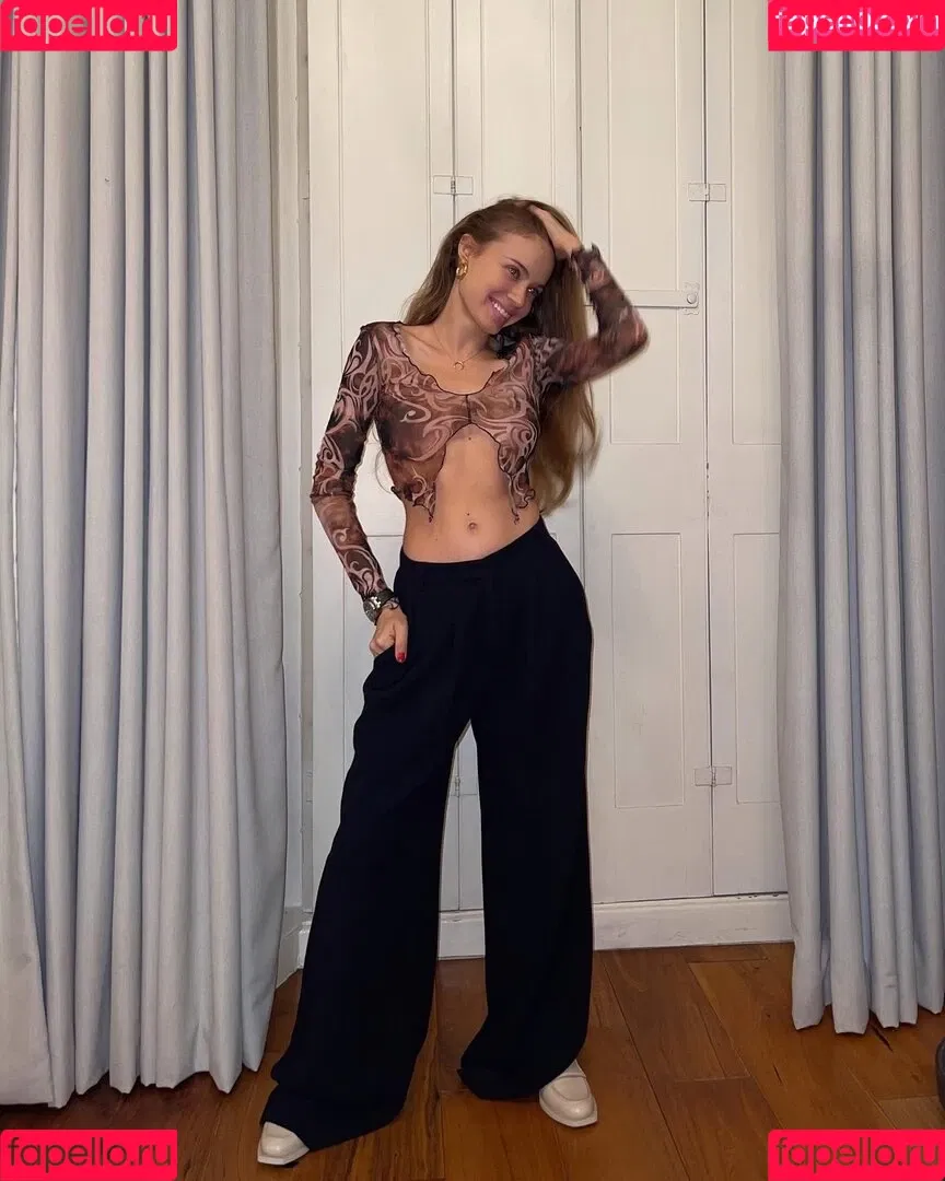Xenia Tchoumitcheva Onlyfans Photo Gallery 
