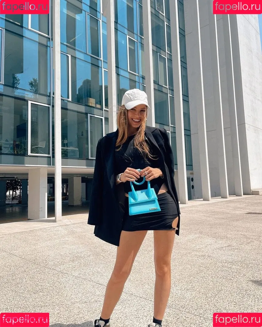 Xenia Tchoumitcheva Onlyfans Photo Gallery 