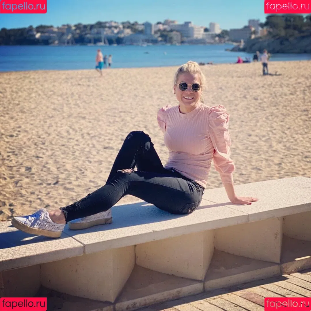 kira_christin Onlyfans Photo Gallery 