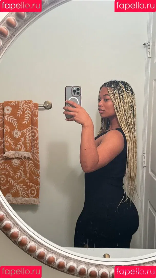 Itzmelanin Onlyfans Photo Gallery 