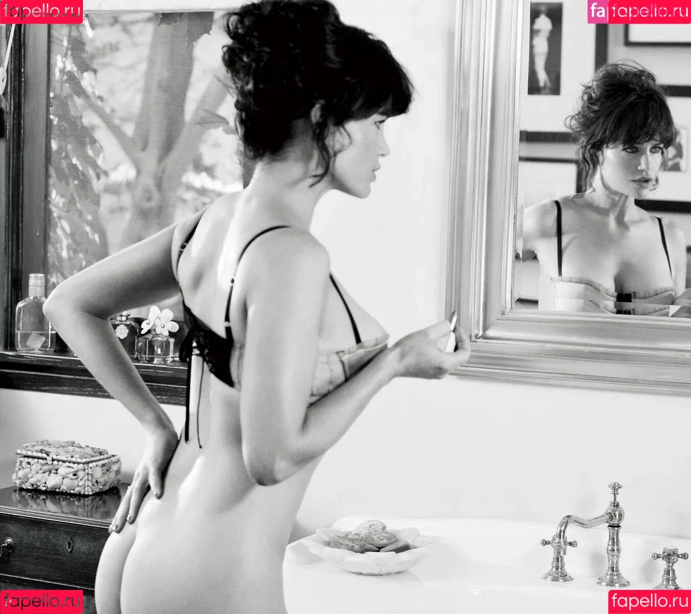 Carla Gugino Onlyfans Photo Gallery 