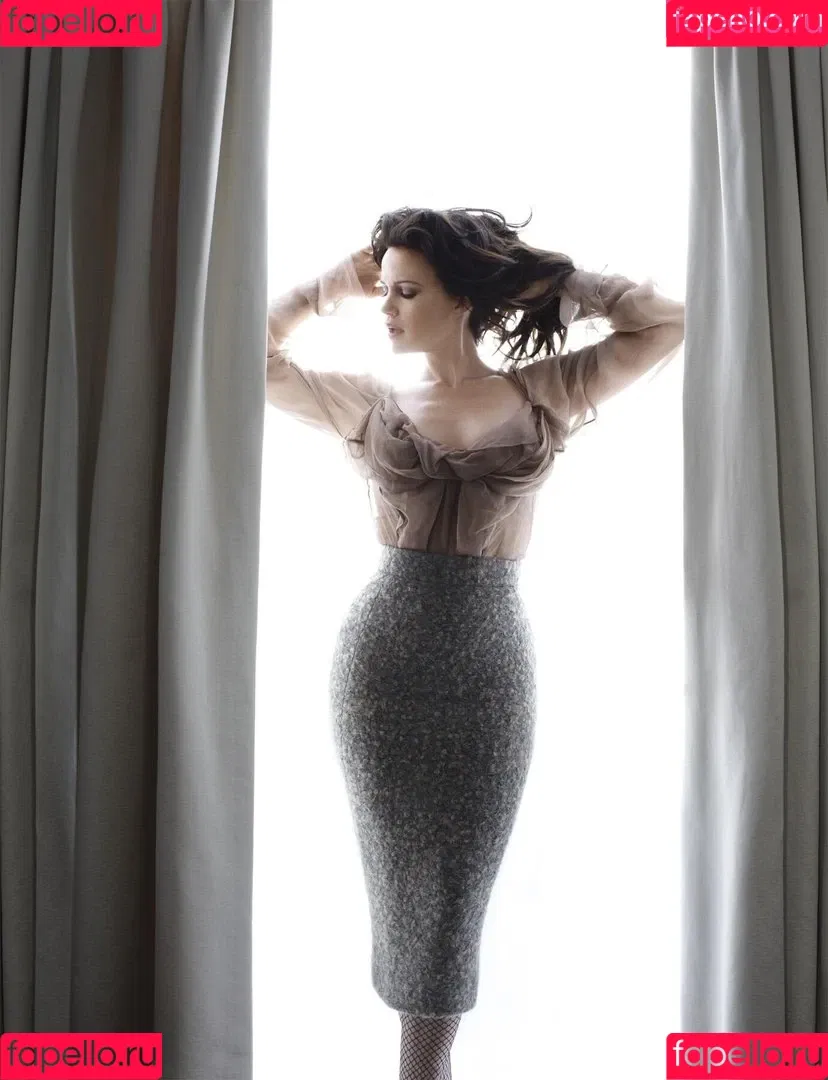 Carla Gugino Onlyfans Photo Gallery 