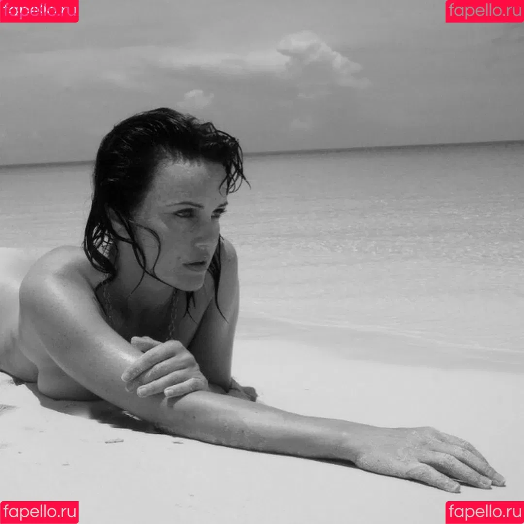 Carla Gugino Onlyfans Photo Gallery 