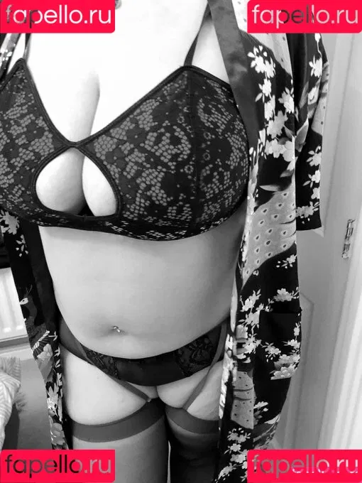 Bustylandlady02 Onlyfans Photo Gallery 