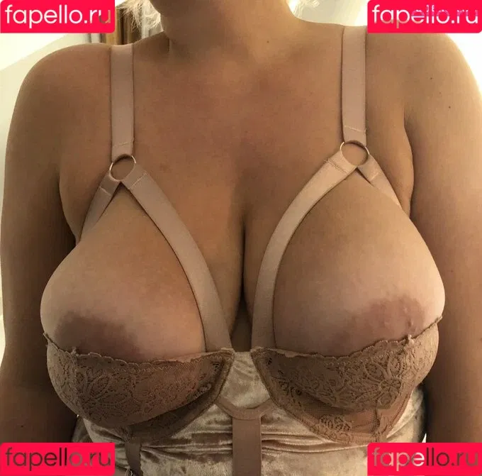 Bustylandlady02 Onlyfans Photo Gallery 
