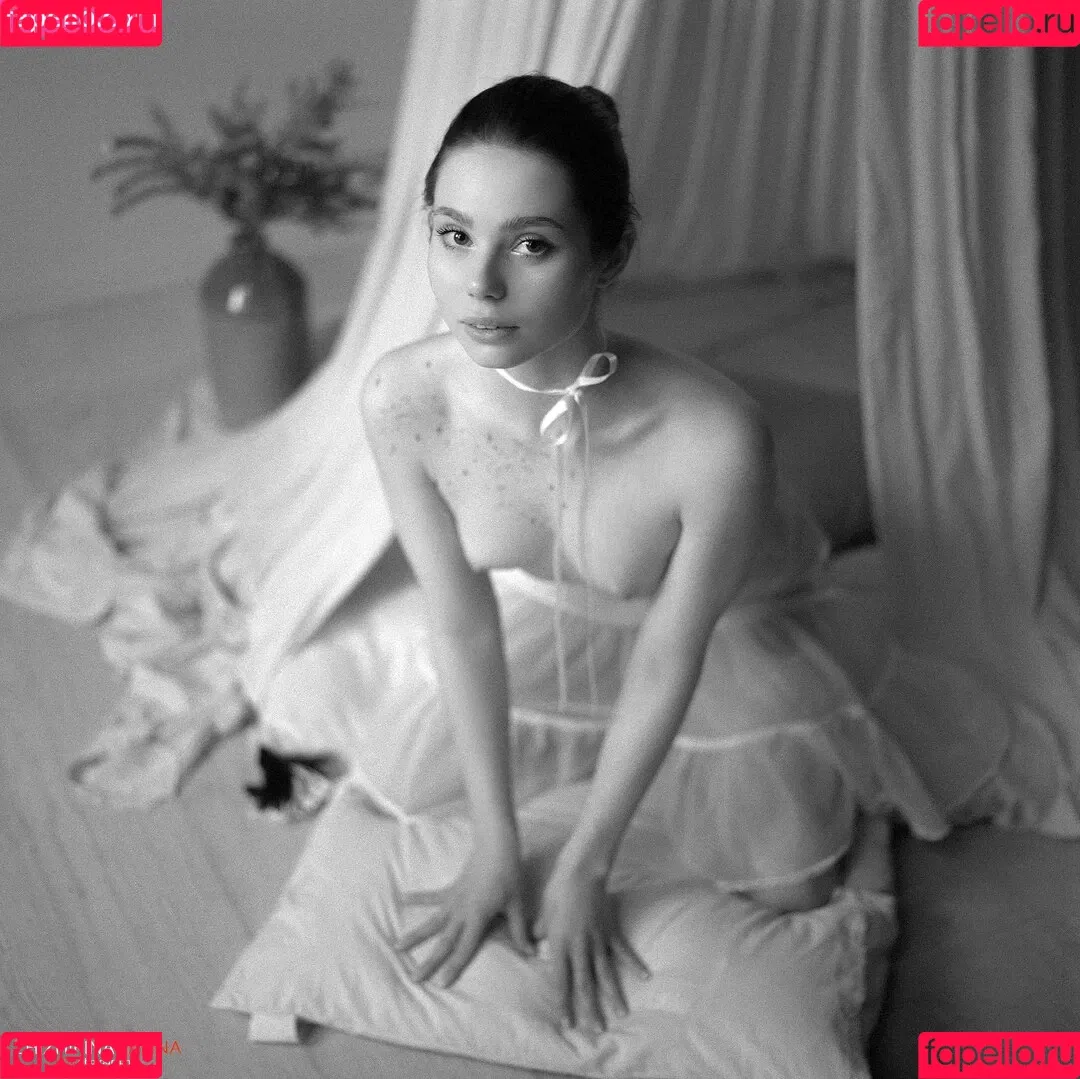 Alice Li Onlyfans Photo Gallery 