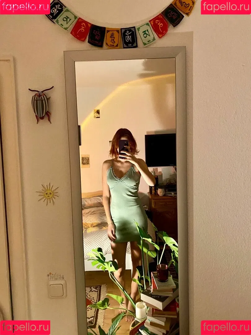 linda-2002 Onlyfans Photo Gallery 