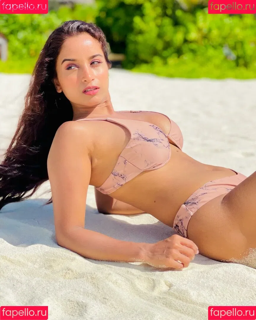 Pooja Bhalekar Onlyfans Photo Gallery 