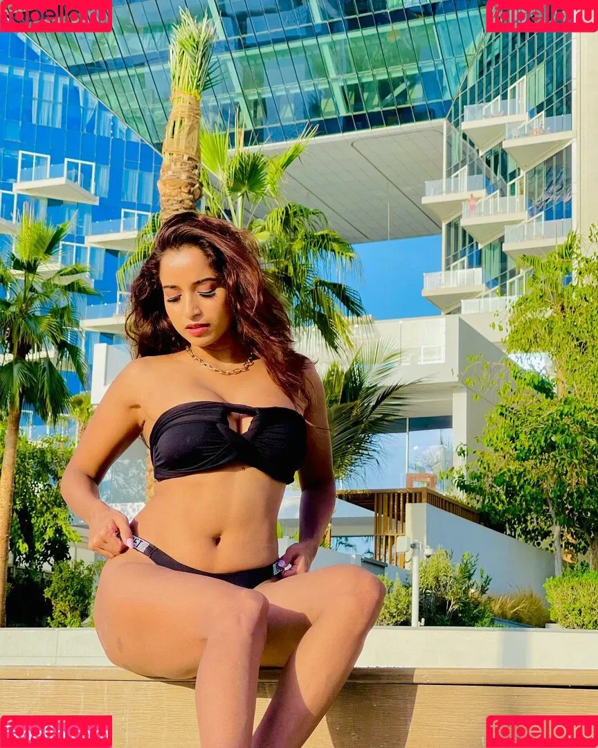 Pooja Bhalekar Onlyfans Photo Gallery 