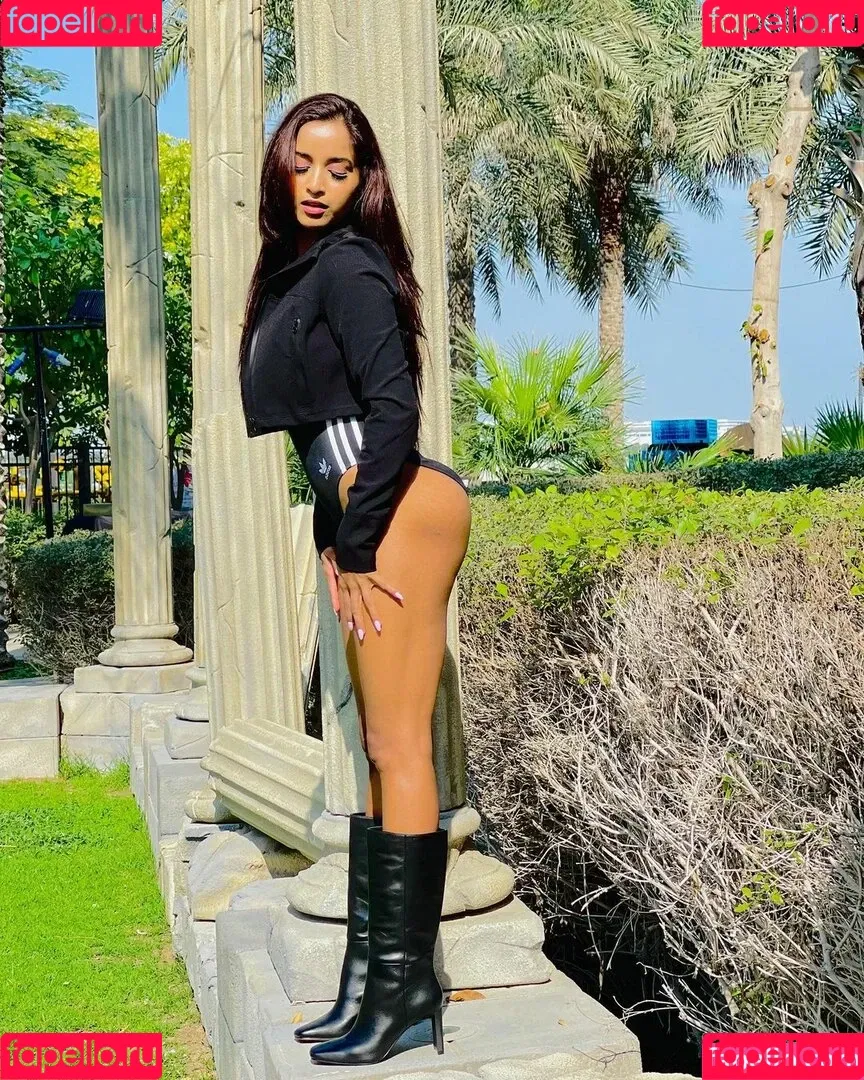 Pooja Bhalekar Onlyfans Photo Gallery 