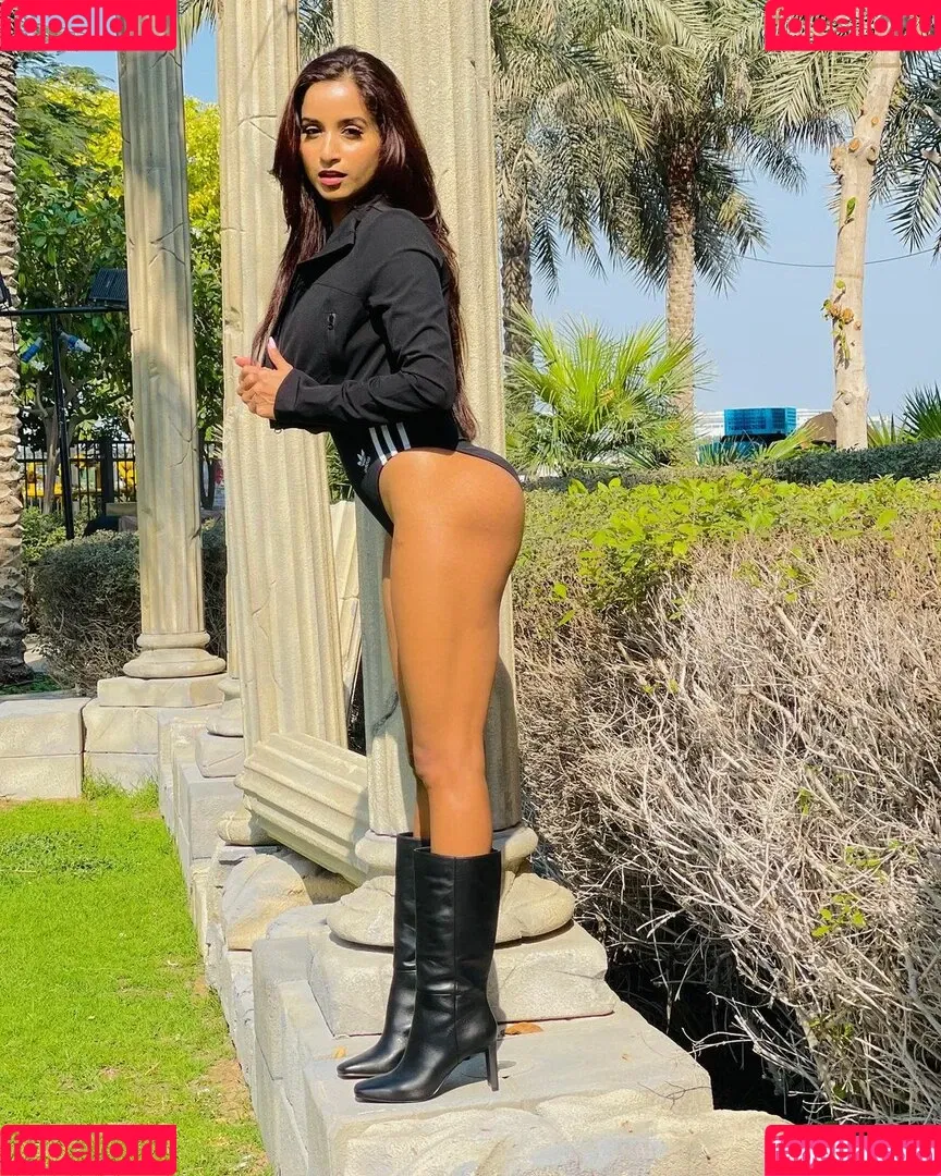 Pooja Bhalekar Onlyfans Photo Gallery 