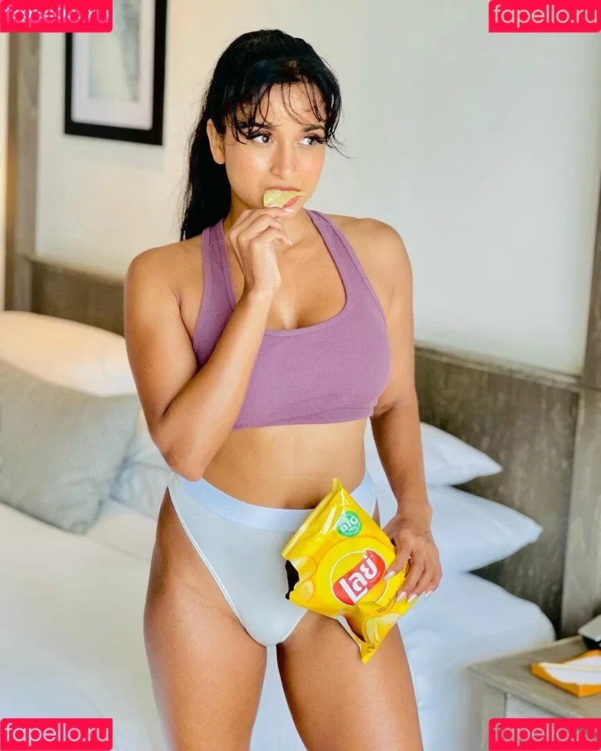 Pooja Bhalekar Onlyfans Photo Gallery 