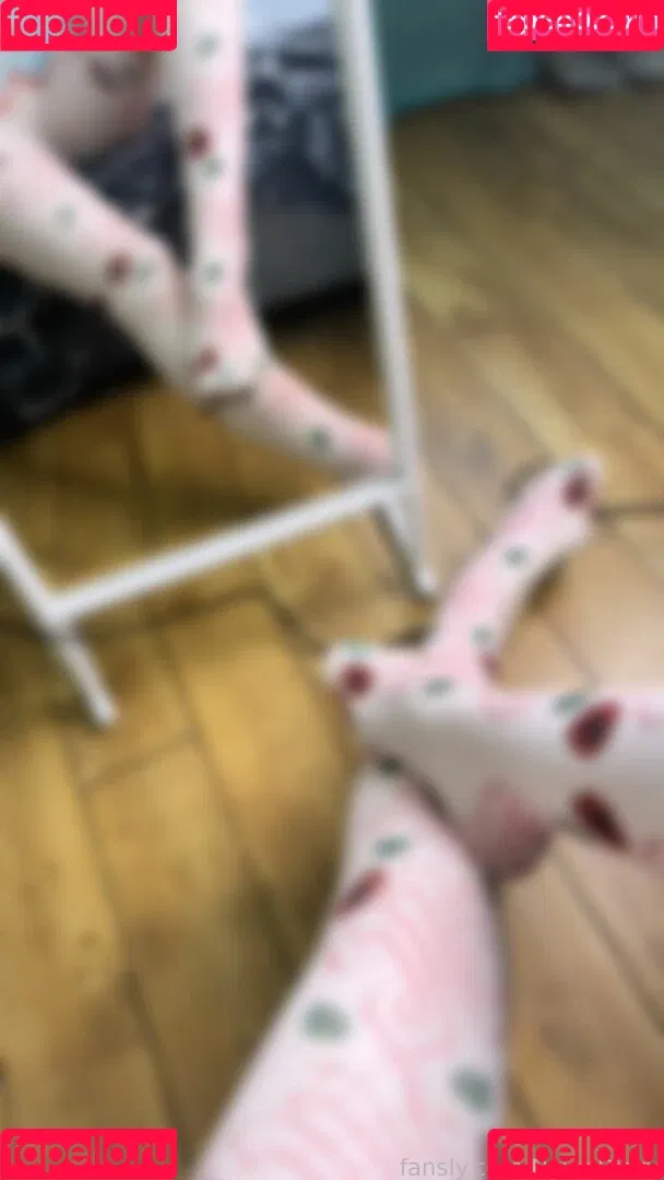 NylonDiary Onlyfans Photo Gallery 