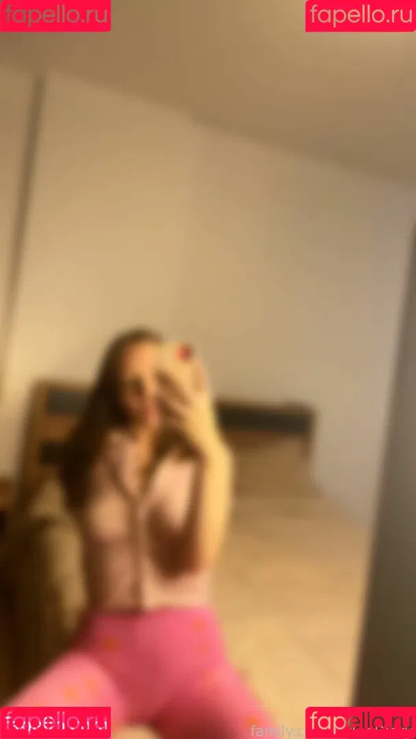 NylonDiary Onlyfans Photo Gallery 