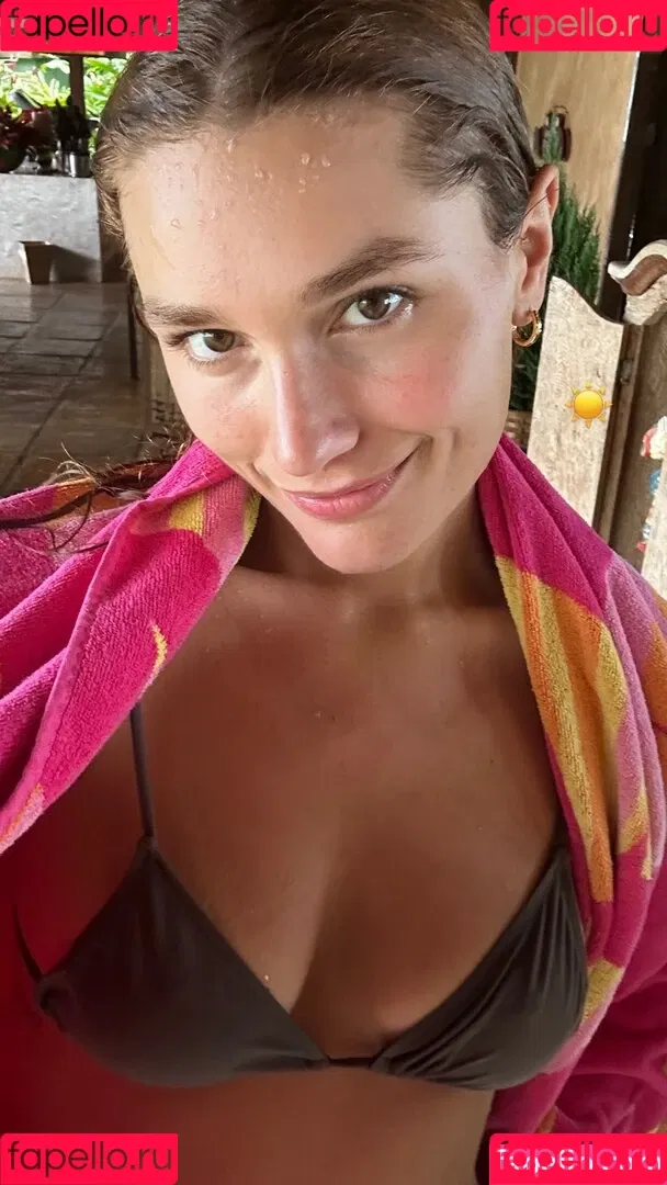 Sasha Meneghel Onlyfans Photo Gallery 