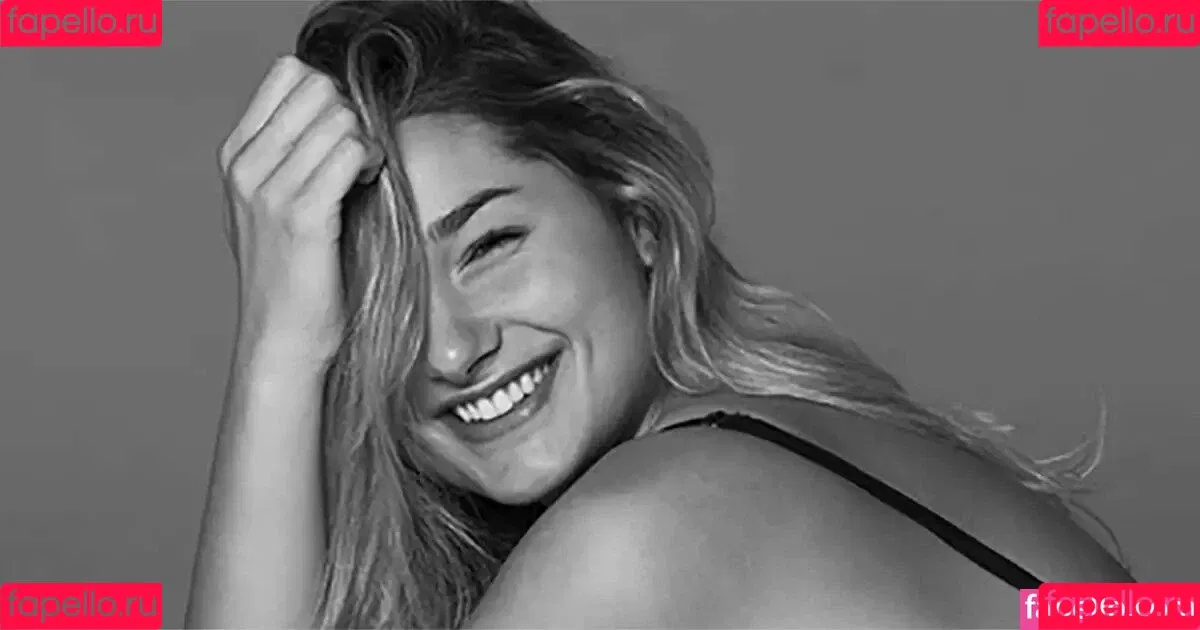 Sasha Meneghel Onlyfans Photo Gallery 