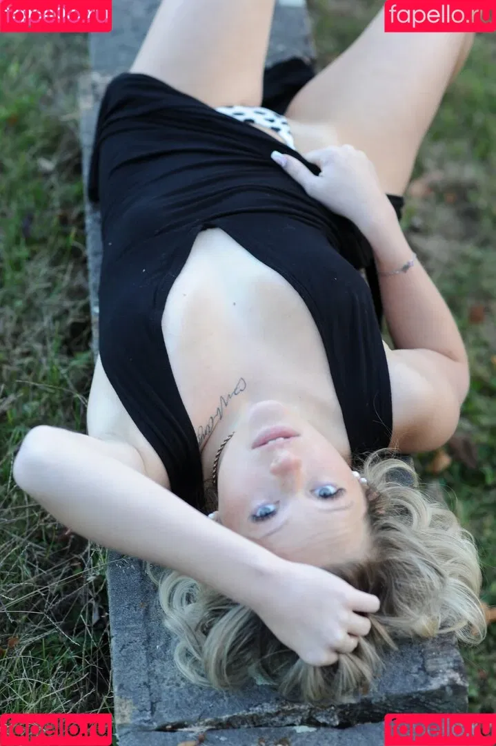 Nikkole Scott Onlyfans Photo Gallery 