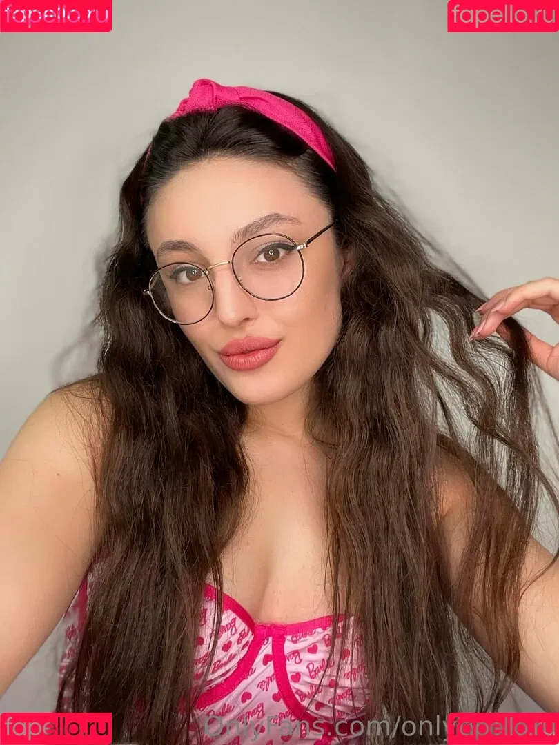 onlyemiliaa Onlyfans Photo Gallery 